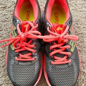 Asics running shoes 7M